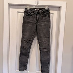 Dark Grey Charcoal Levi’s Skinny Size 28 Jeans light stretch